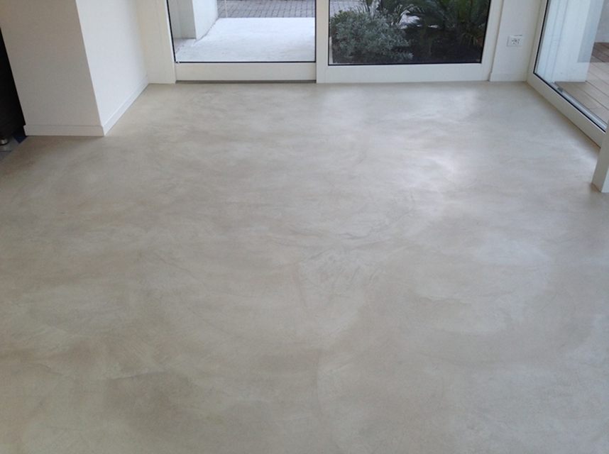 нанесення мікроцементу