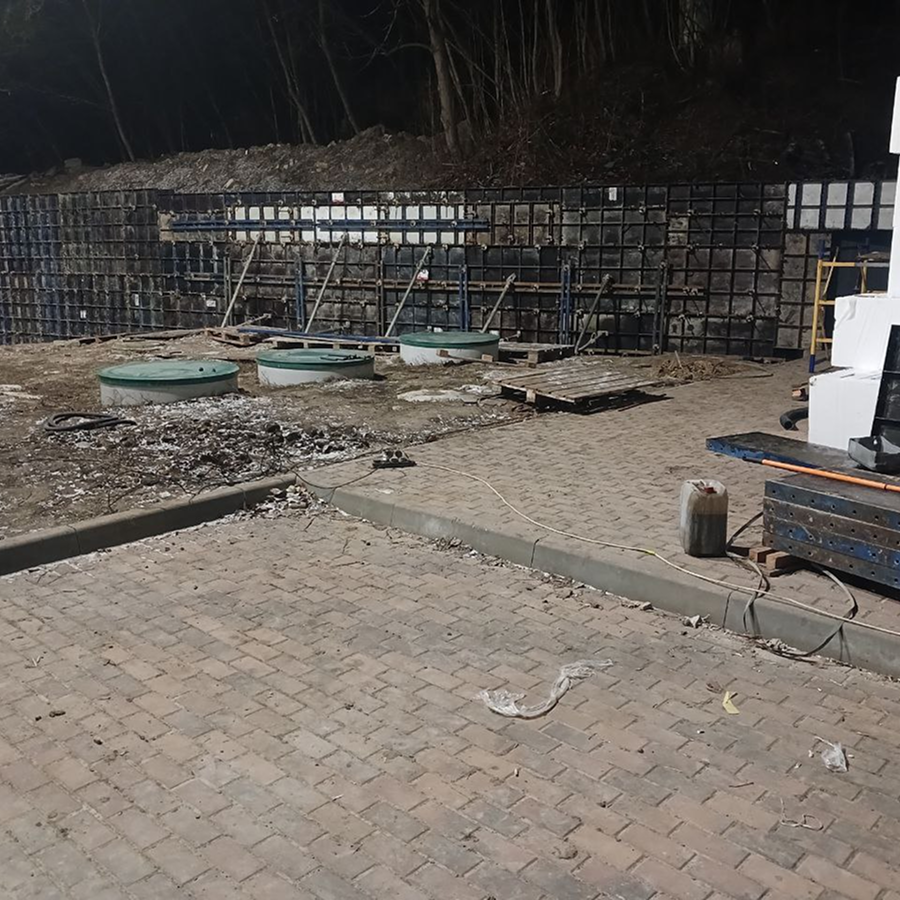 підпірна стінка з монолітного бетону